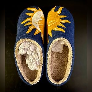 LL Bean size 7 slippers, women’s